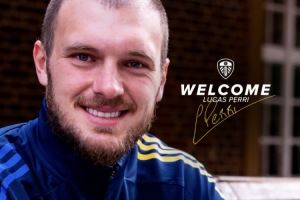 官方：利兹联签下里昂27岁巴西门将卢卡斯-佩利 据悉转会费1600万