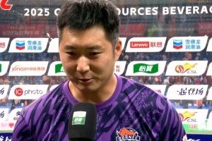 韩镕泽赛后:赢球靠全队奋不顾身地去拼,感谢球迷一年来的支持