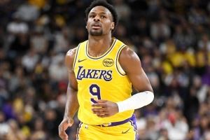 东契奇：你永远不知道会不会有机会上场 而布朗尼做好了准备