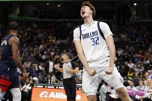 弗拉格:必须学会运用身体对抗 和华盛顿马绍尔学到了很多